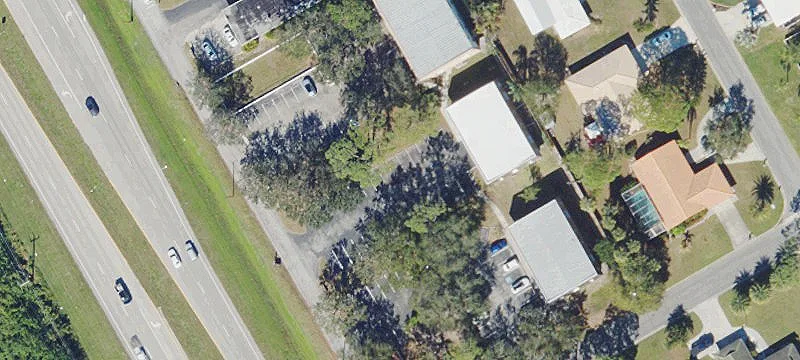 2504 Tamiami N Trl