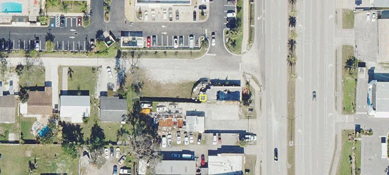 202 Tamiami S Trl
