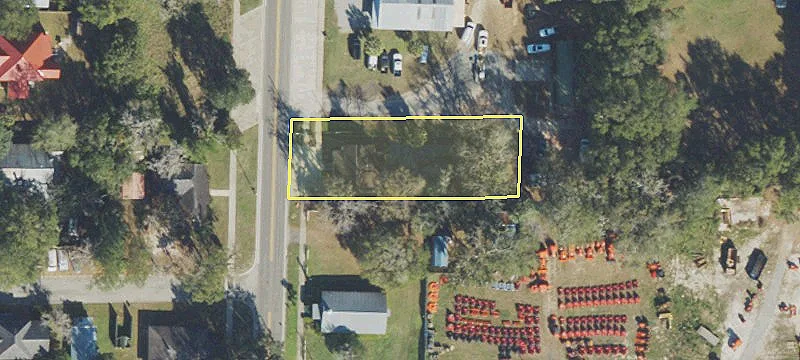 439 Range Ave