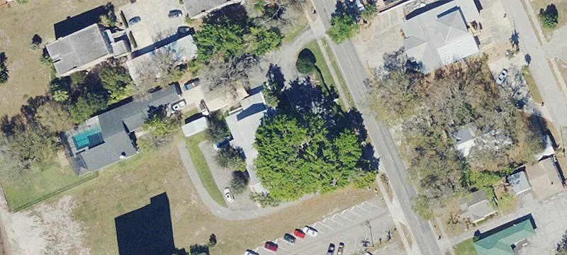 2141 Lakeview Dr