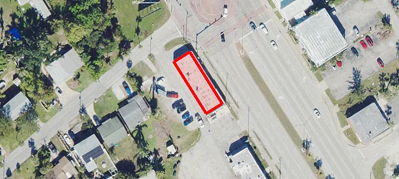 900 Tamiami S Trl
