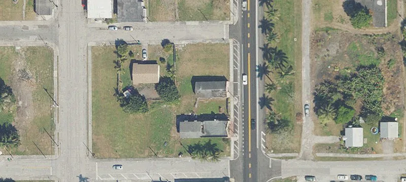 387 Lk Ave