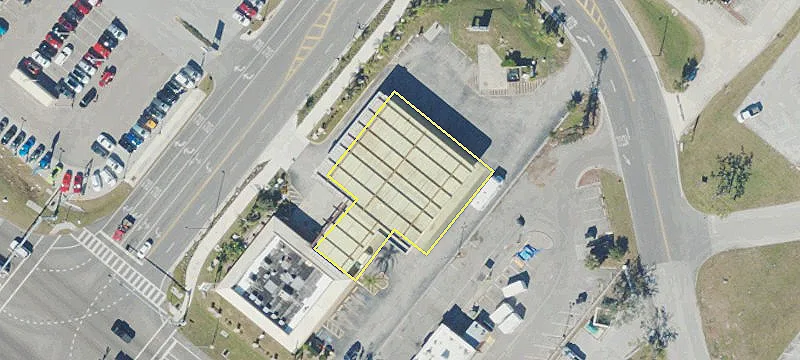 3196 Tamiami Trl