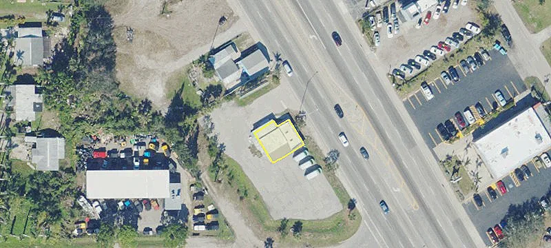 1163 Tamiami Trl