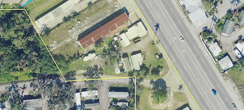 1051 Tamiami Trl