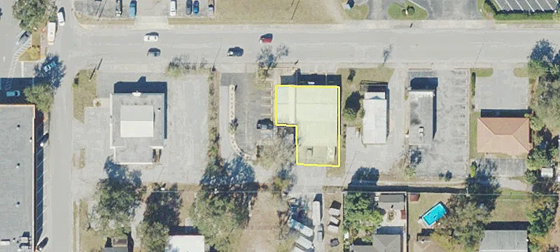 214 Domaris Ave