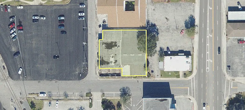 303 1st Ave