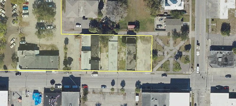 2117 Main St