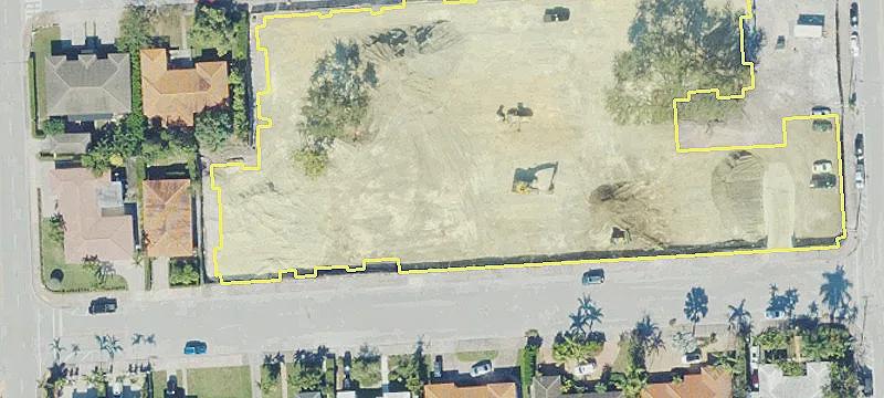 325 Malaga Ave