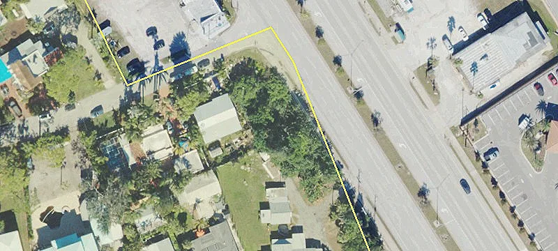 1002 Tamiami S Trl