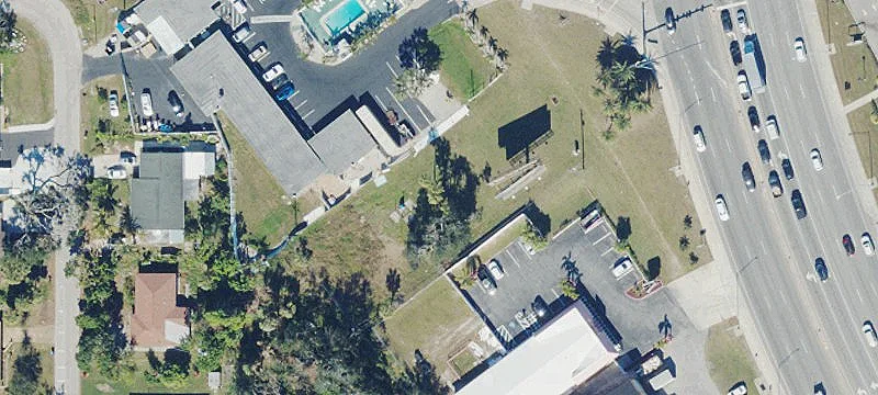 1608 Tamiami Trl