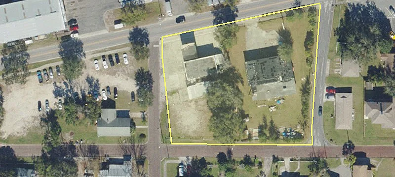 1040 Main St