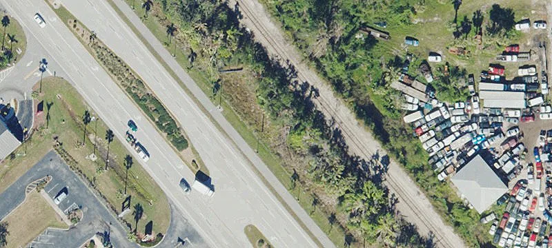 2700 Tamiami Trl