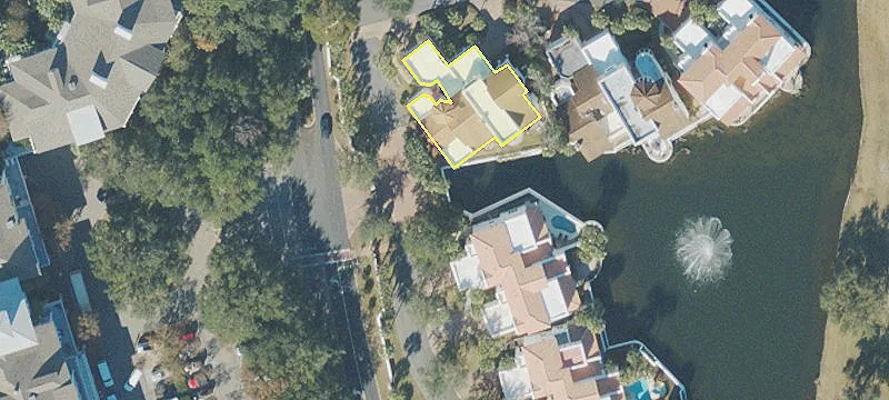 8073 Fountains Ln