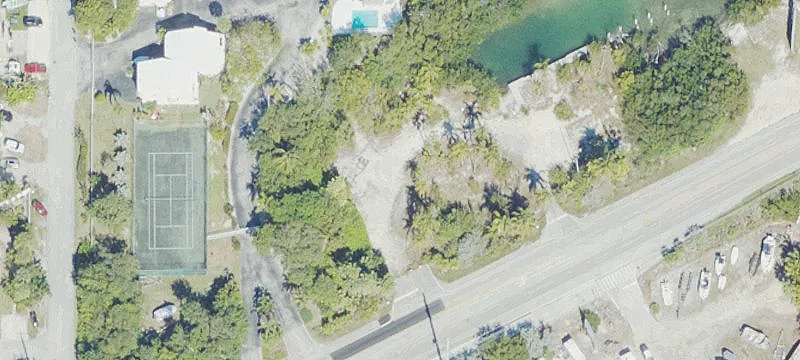 1211 Overseas Hwy