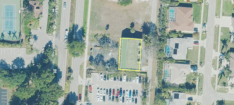701 Collier Blvd