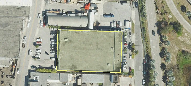 2735 Parkland Rd