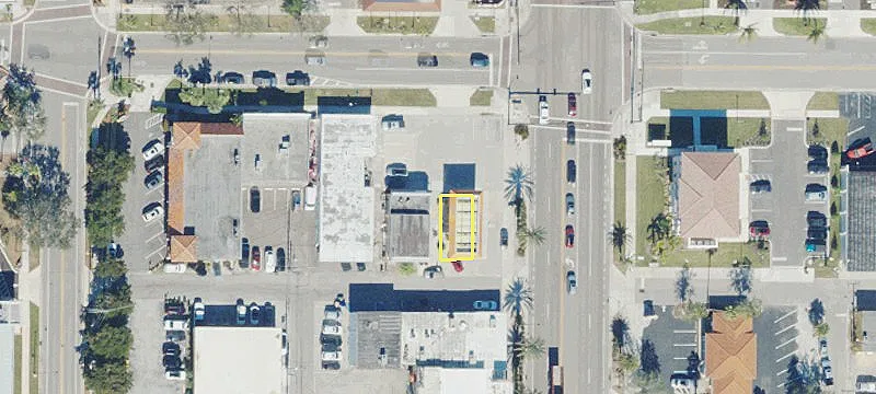 200 Tamiami S Trl