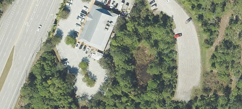 400 Parrot Cir