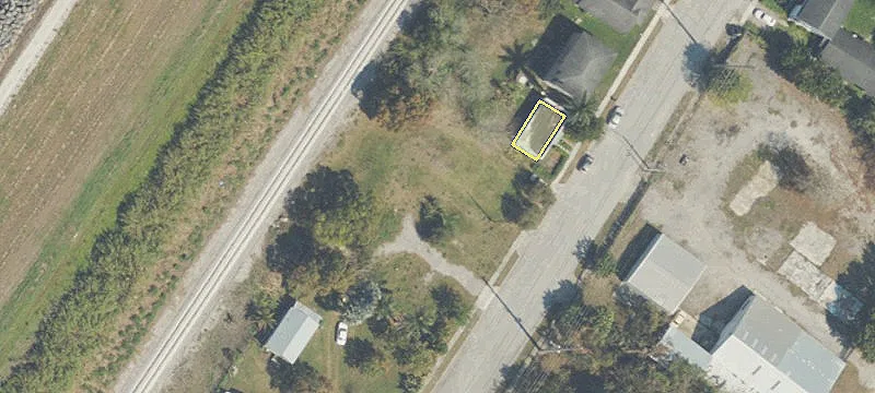 12209 Lakeshore Dr