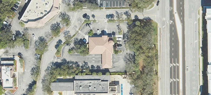 5131 Congress Ave