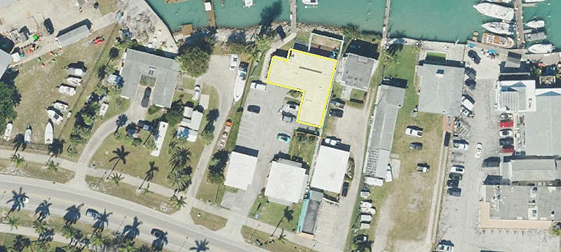 946 Seaway Dr