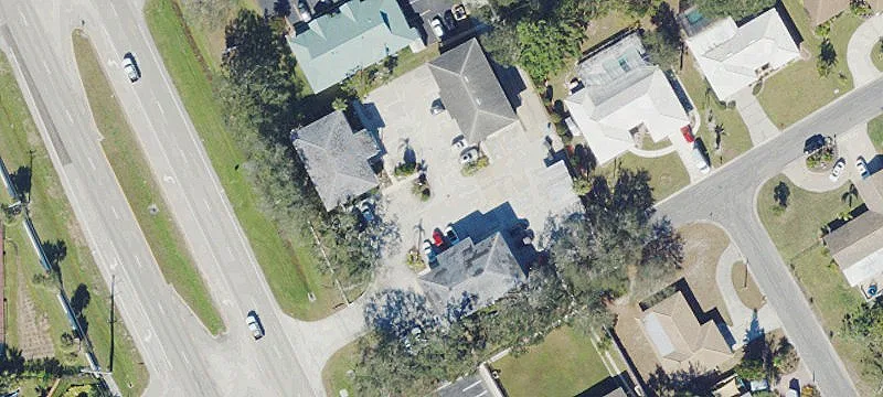 2119 Tamiami Trl