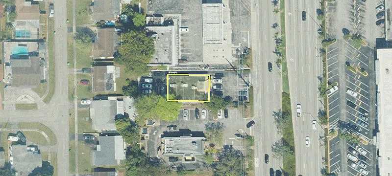 2585 University Dr
