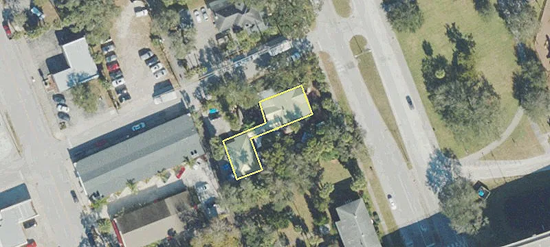 302 Riverside Dr