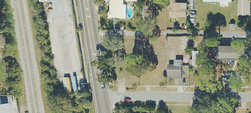 320 Delespine Ave