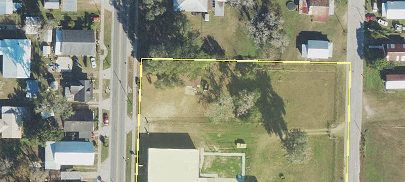 667 Range Ave