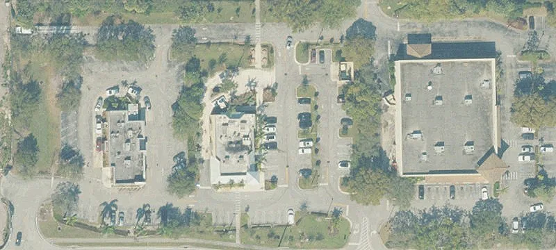 8851 Commercial Blvd