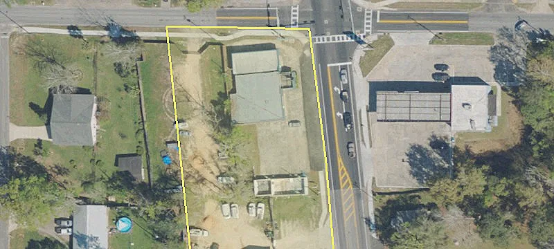 1046 Main St