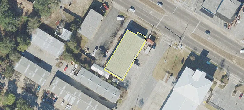 221 Racetrack NE Rd