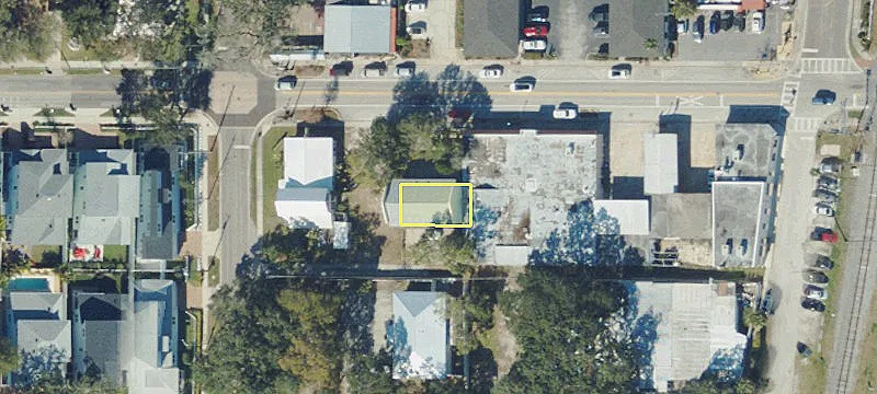 960 Main St