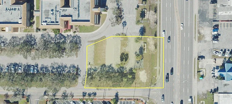 1990 Landings Blvd