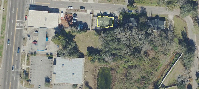 3815 Main St