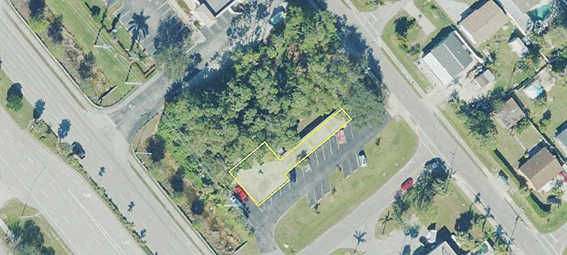 11157 Tamiami E Trl