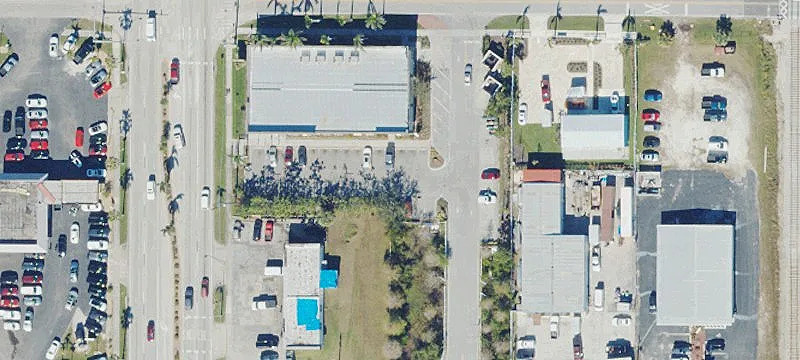 1300 Tamiami Trl