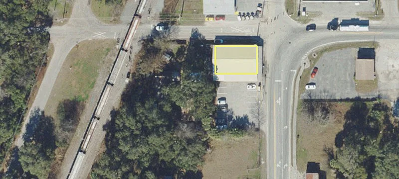 100 Commercial St