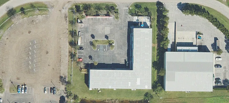 7397 Commercial Cir