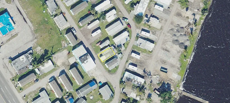 1064 Tamiami Trl
