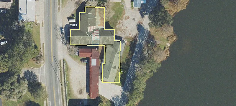 151 Lakeshore Dr