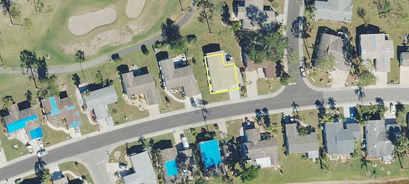 18621 Tamiami Trl