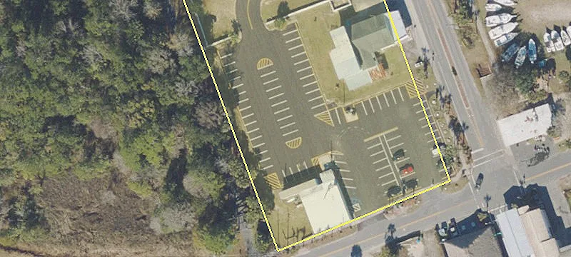 56 Riverside Dr