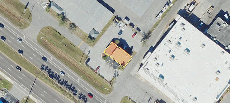 2090 Tamiami Trl