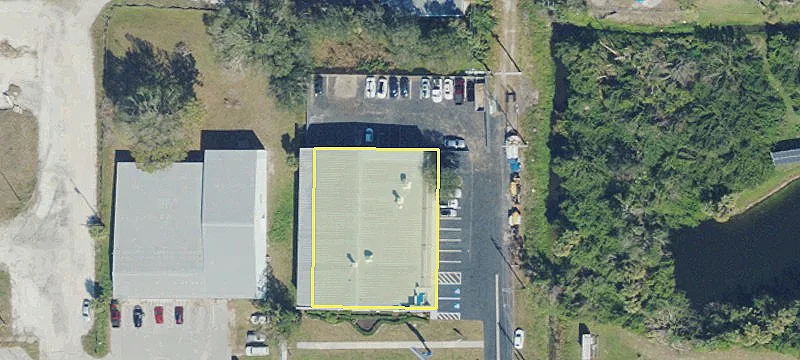 4427 Tamiami Trl