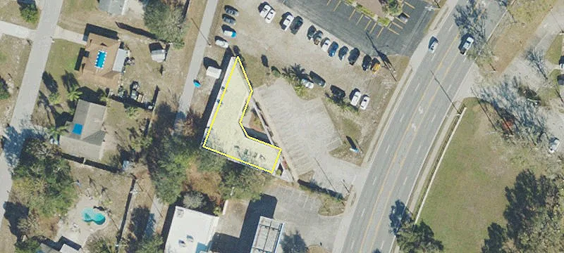 916 Deltona Blvd