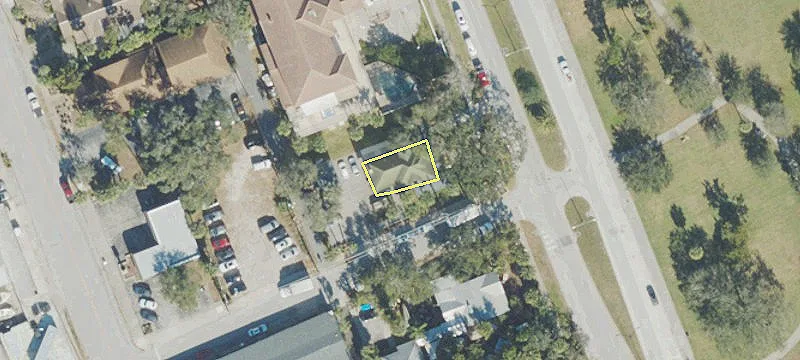 214 Riverside Dr