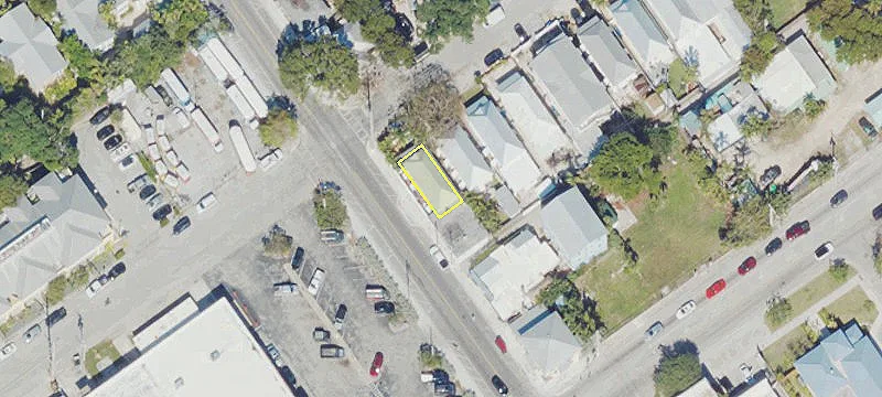 1900 Staples Ave